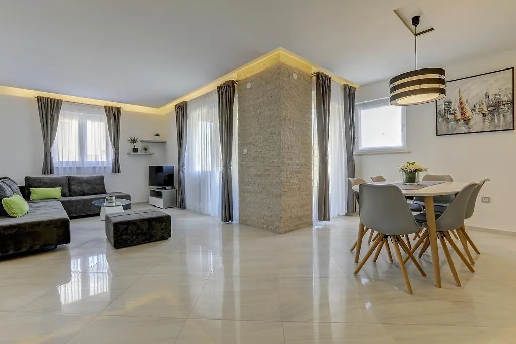 Apartment Viras Luxury Holiday Premantura
